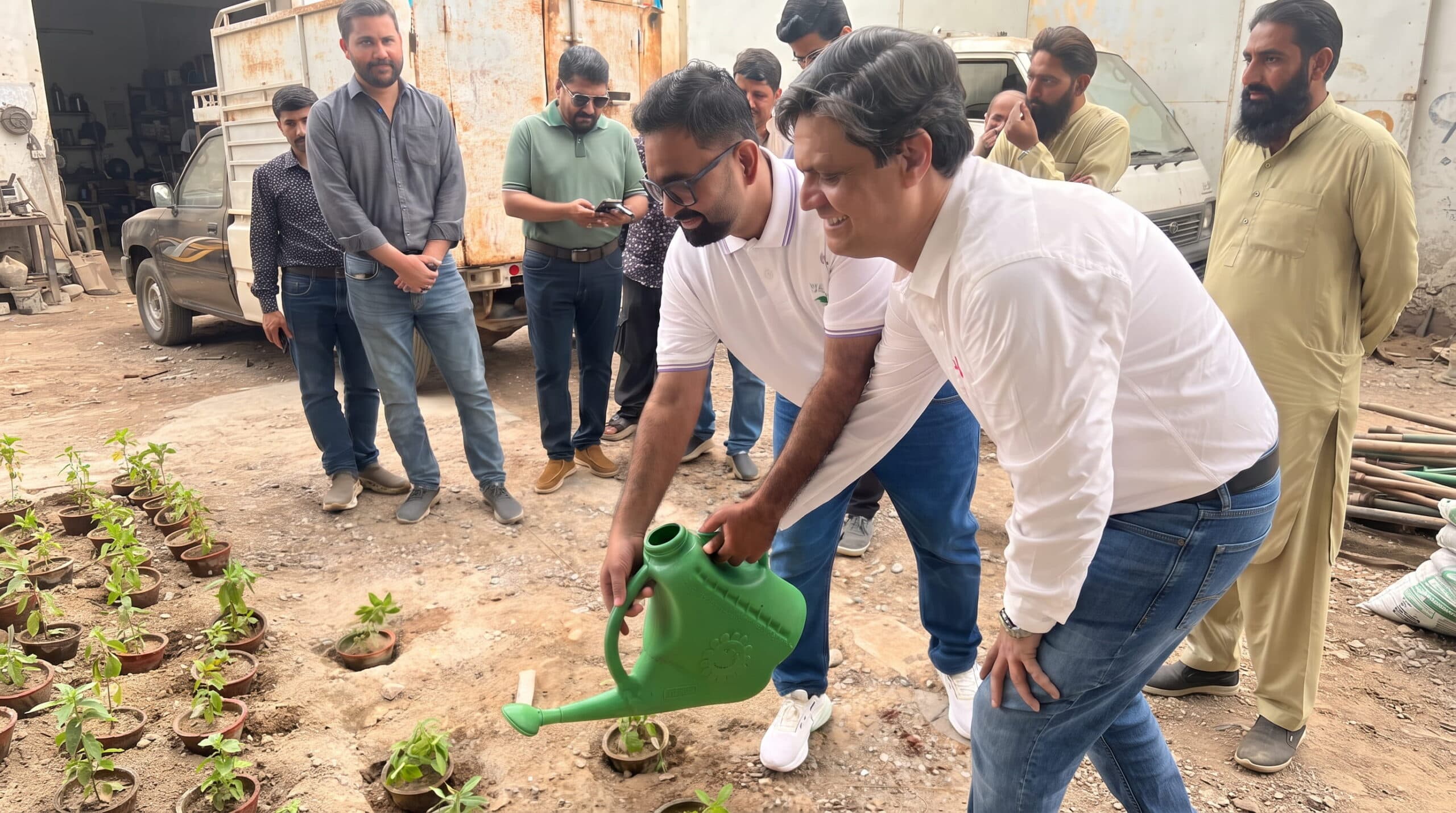 Green Pakistan: 14th August Plant Drive