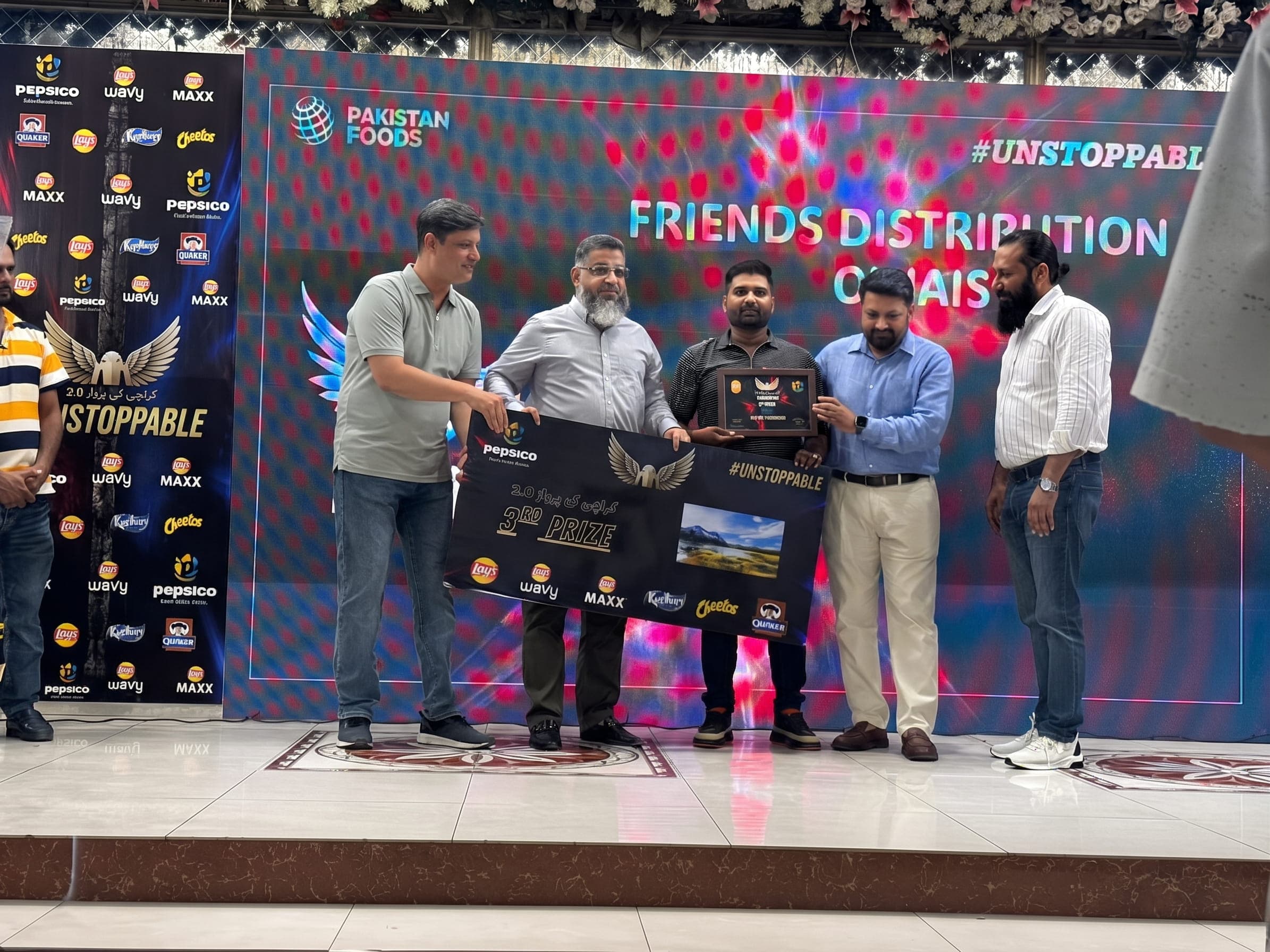 Karachi Ki Parwaz: Gifting Ceremony